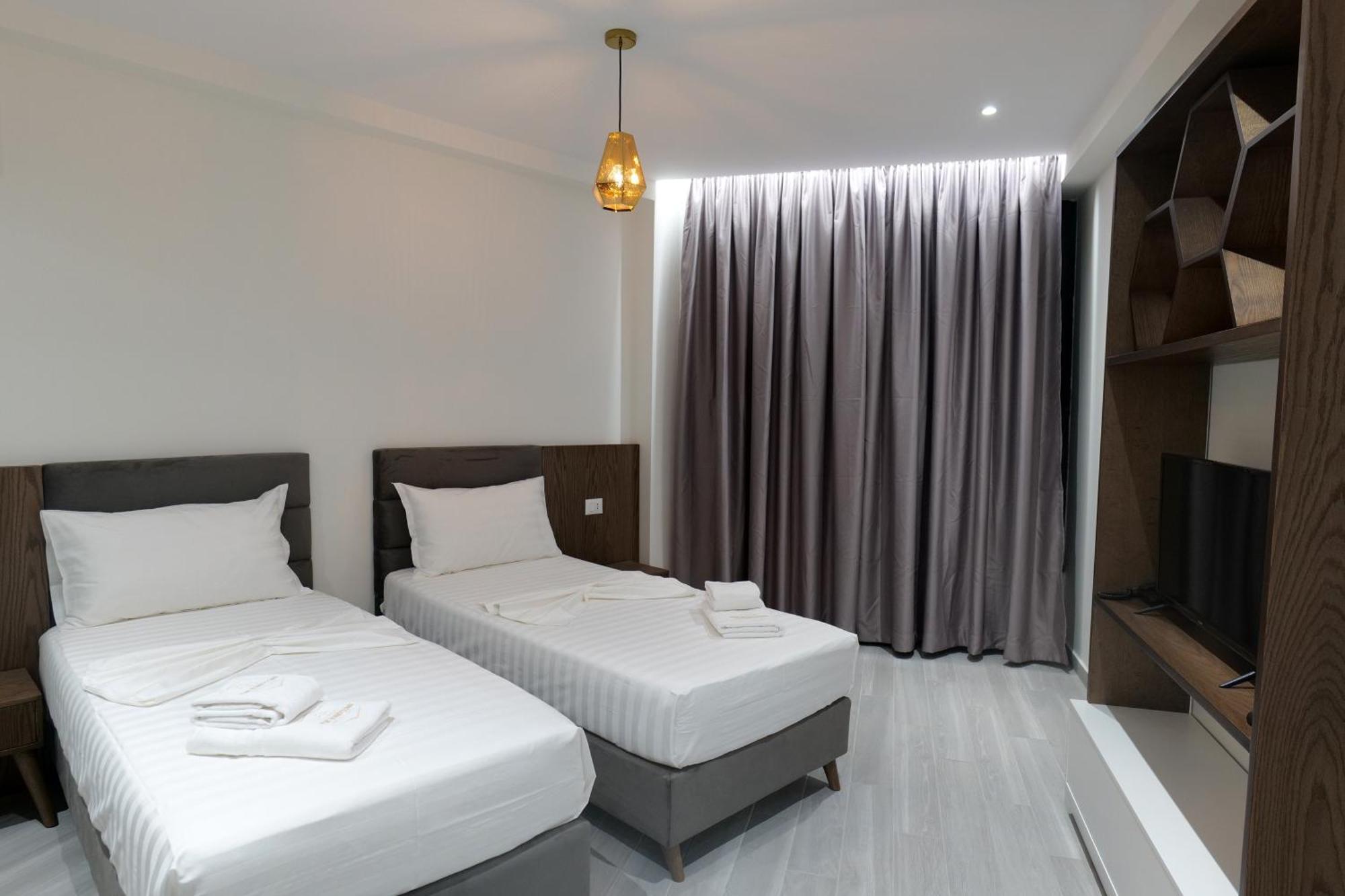 The Honeycomb Boutique Hotel Golem  Kültér fotó